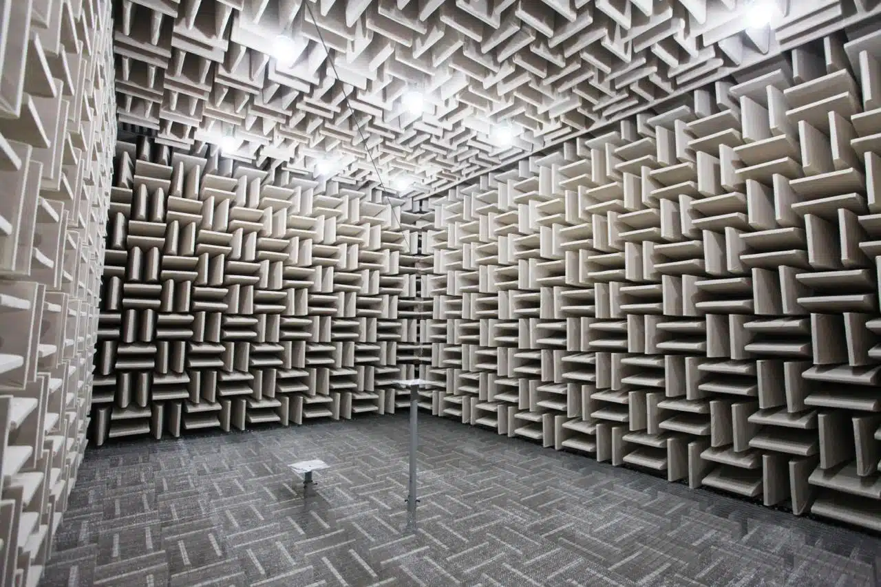 無 響 室